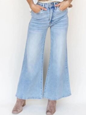 Light Wash Wide Leg Women's Jeans - Unbranded